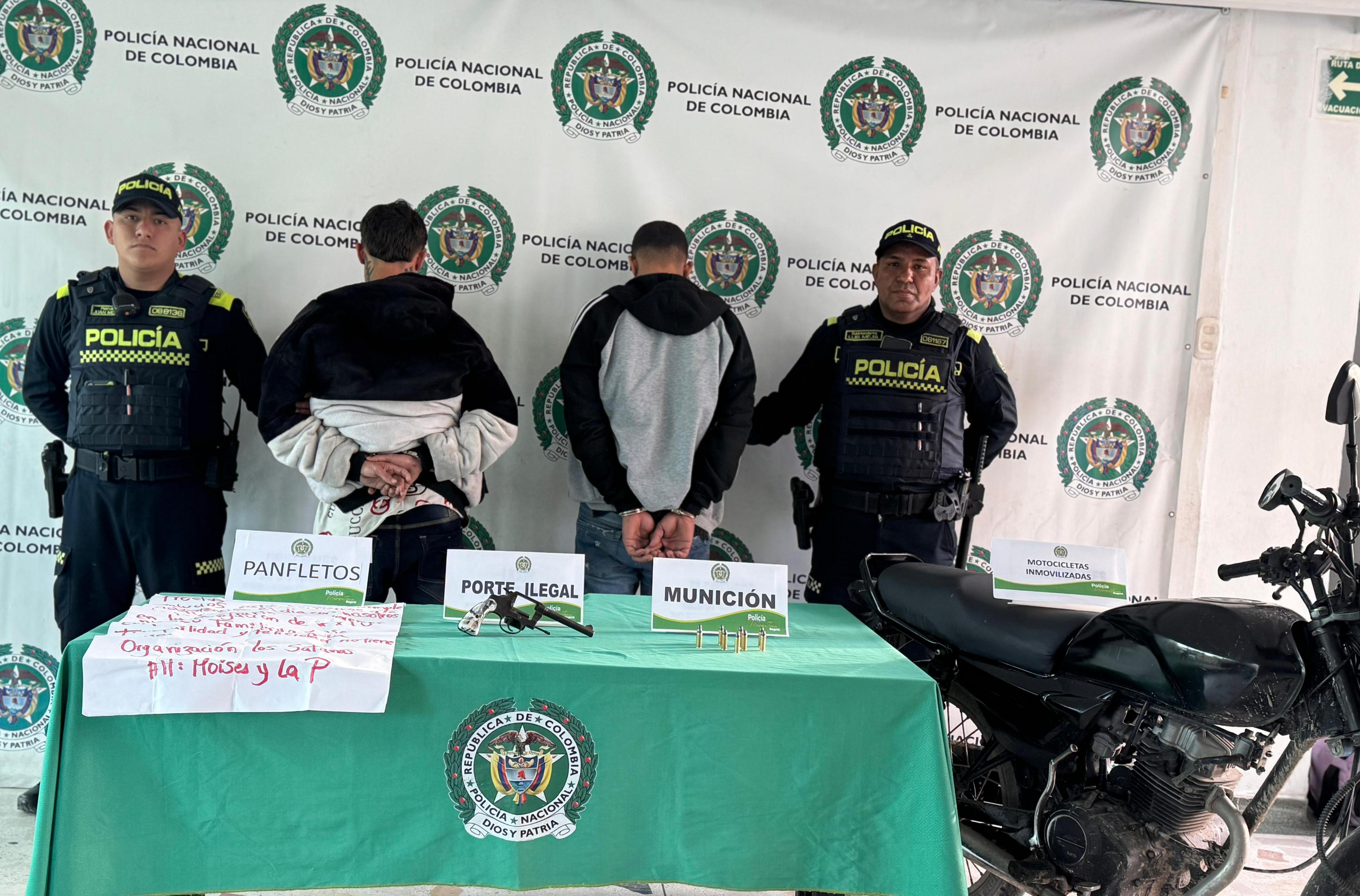 “Vamos por tu familia”, el panfleto con el que extorsionan comerciantes en Bogotá