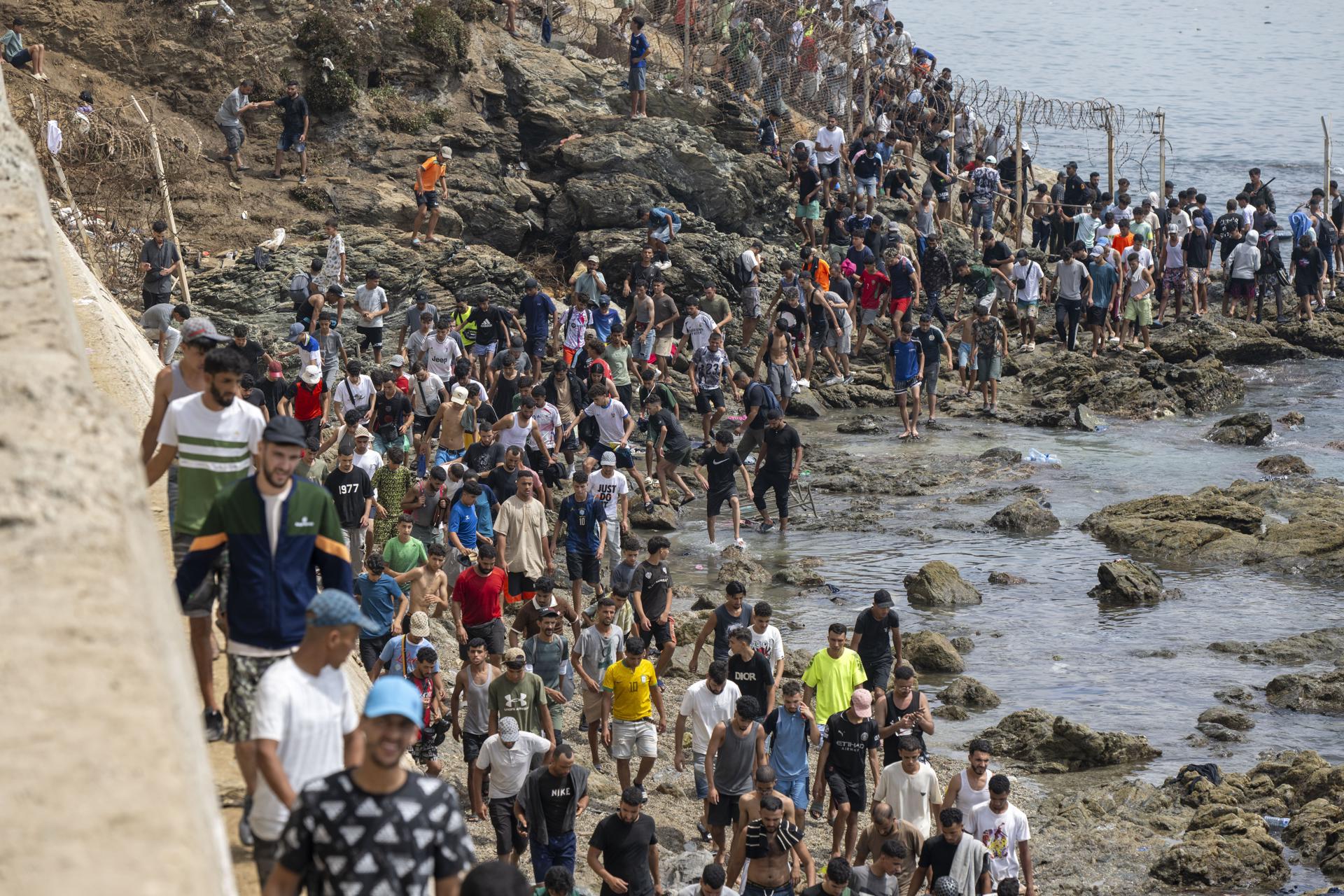 Más que una frontera: las raíces históricas de la crisis migratoria en Ceuta