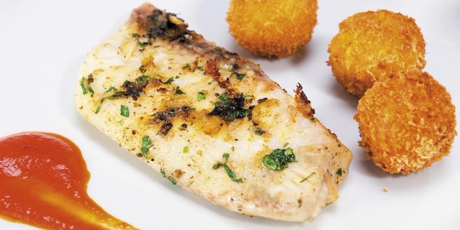 Receta del día: pescado en salsa de pimentón, miel y ají