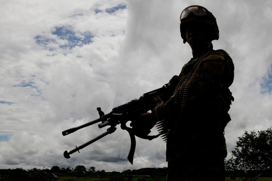 Investigan cómo se prendió fuego a la colchoneta de un soldado