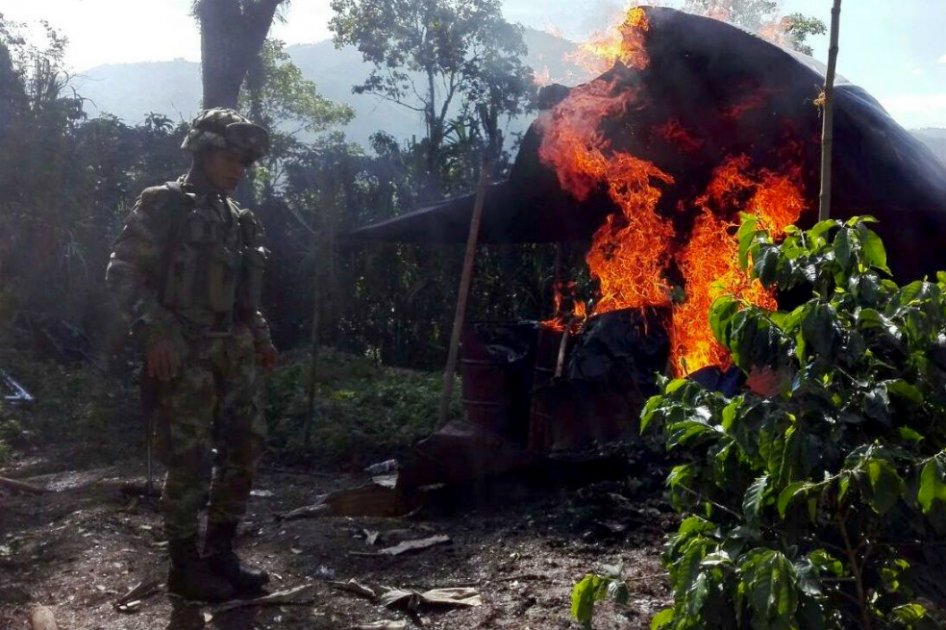 Ejército  desmantela laboratorio de coca en Cauca