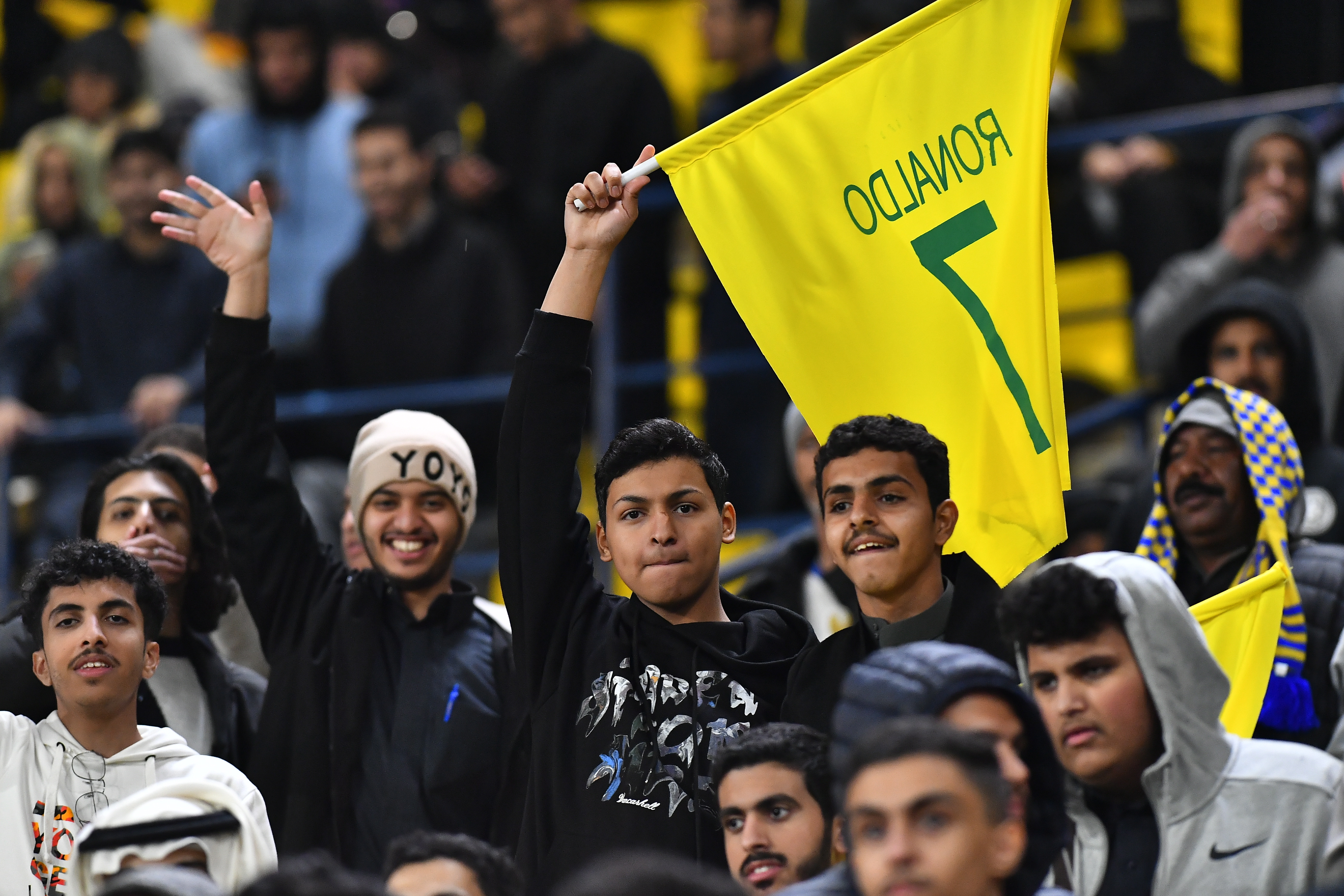 Riyadh (Saudi Arabia), 03/01/2023.- Al-Nassr FC fans cheer during a presenting ceremony for Portuguese soccer player Cristiano Ronaldo at Mrsool Park stadium, in Riyadh, Saudi Arabia, 03 January 2023. Cristiano Ronaldo is presented at Mrsool Park stadium on 03 January after he signed a contract for Al-Nassr FC untill 2025. (Arabia Saudita) EFE/EPA/STR