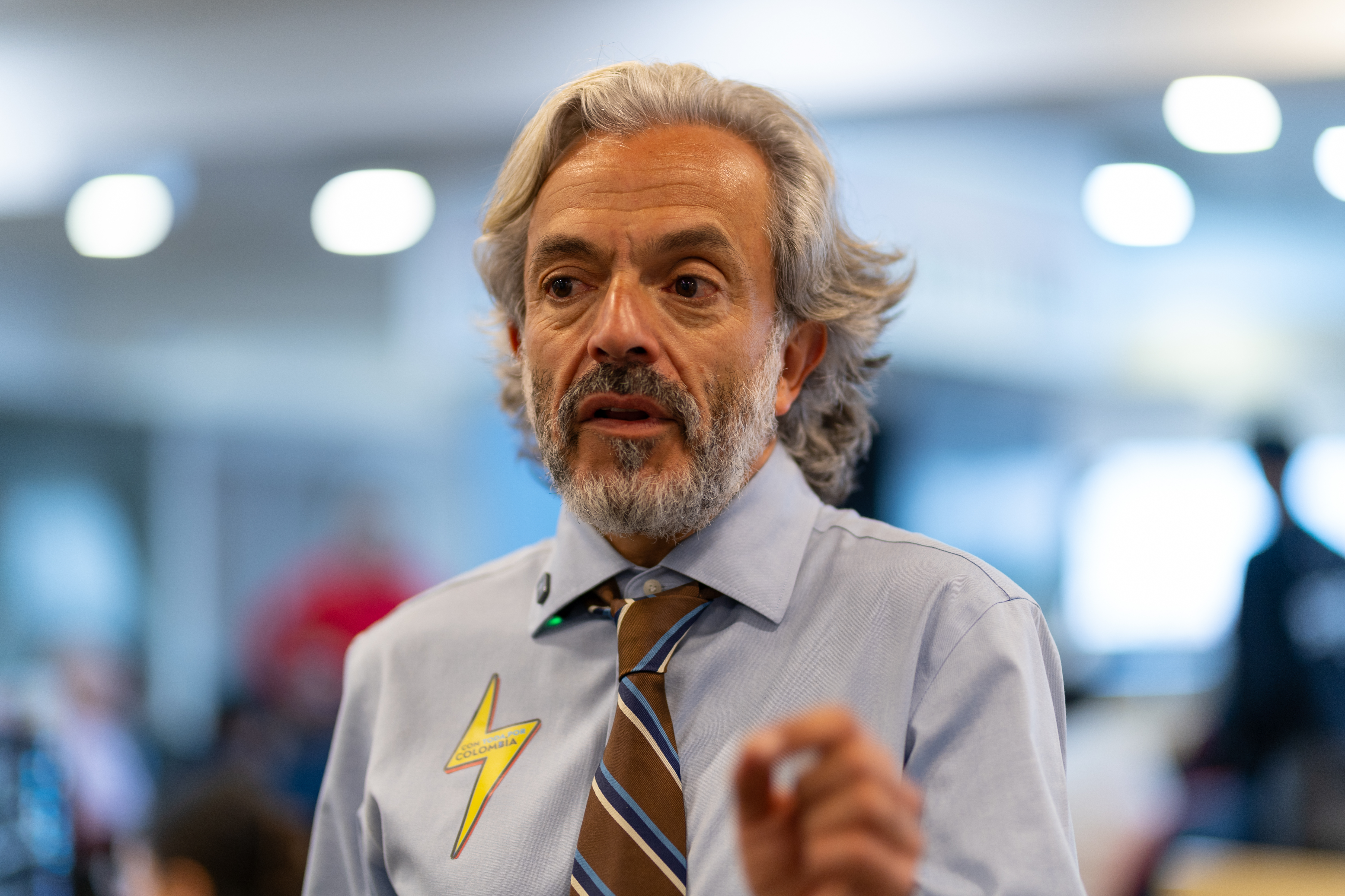 “¿Qué van a hacer Cepeda y De la Espriella para merecerse el voto?”: Juan Daniel Oviedo
