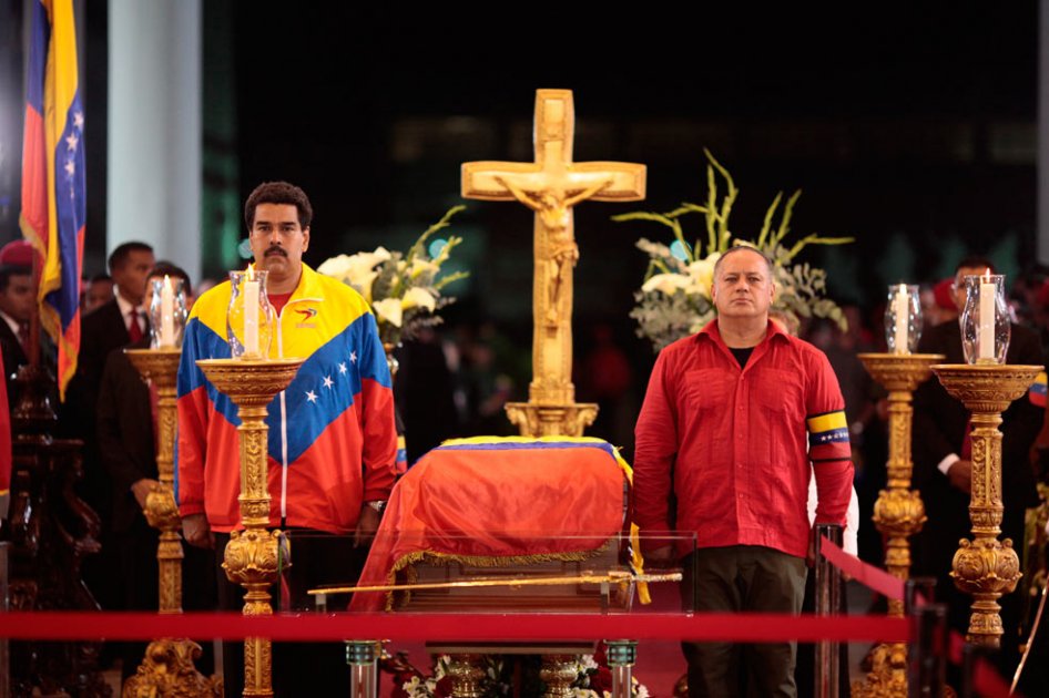Chávez murió «invicto, invencible, victorioso»: Raúl Castro