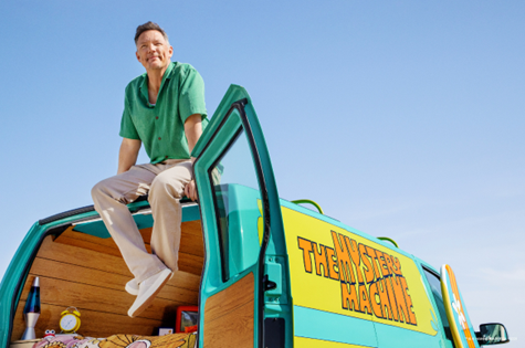 Para celebrar el vigésimo aniversario de la película de live action "Scooby-Doo", Matthew Lillard (Shaggy) está organizando tres estadías en una réplica de la Máquina del Misterio.