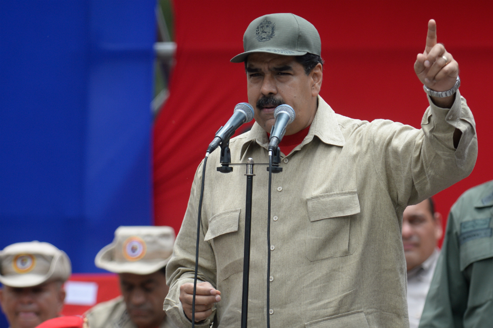 Gobierno de Venezuela saca del aire dos emisoras de radio de Caracas