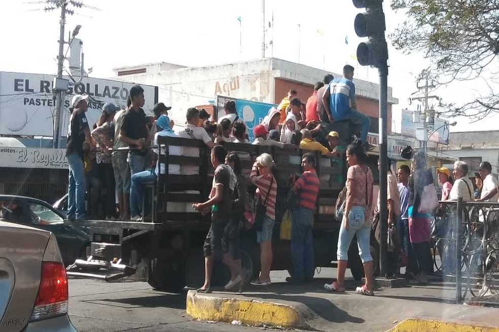 En Maracaibo (Venezuela) aprobarán el uso de camiones como medio de transporte público