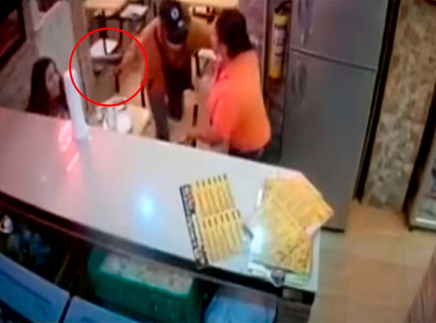 A pocos metros de estación de Policía dos hombres robaron restaurante en Bogotá