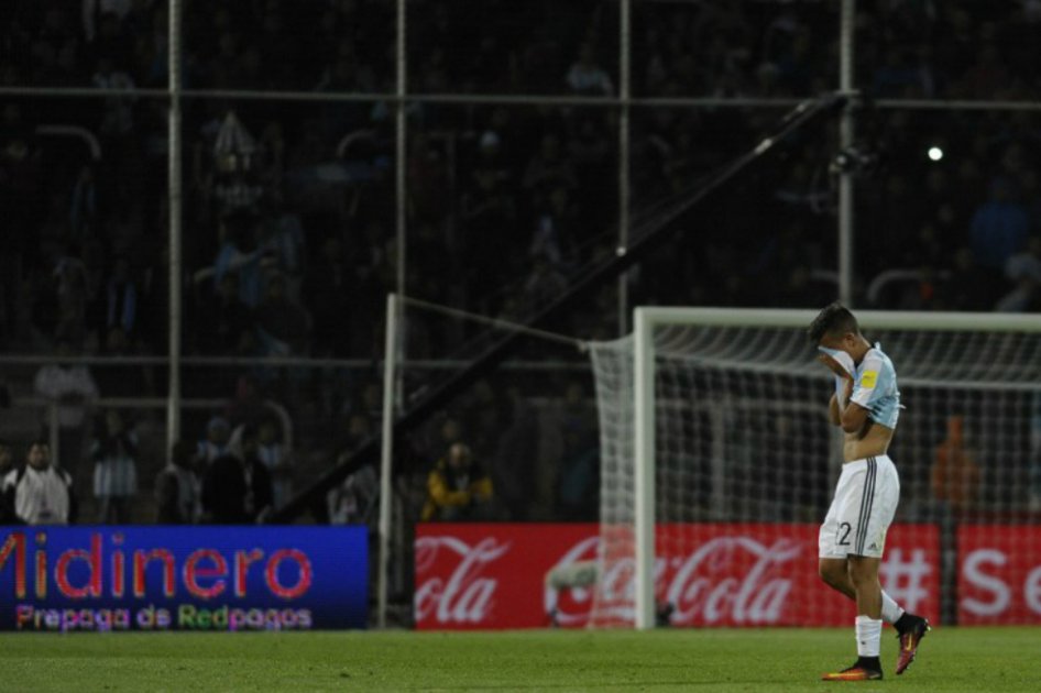 Messi y Dybala, dos cracks que fueron expulsados en su debut con la selección Argentina