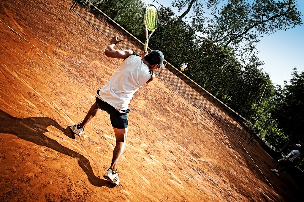 La práctica de deportes al aire libre como el tenis es una alternativa muy llamativa que se puede realizar en el InterContinental Medellin.