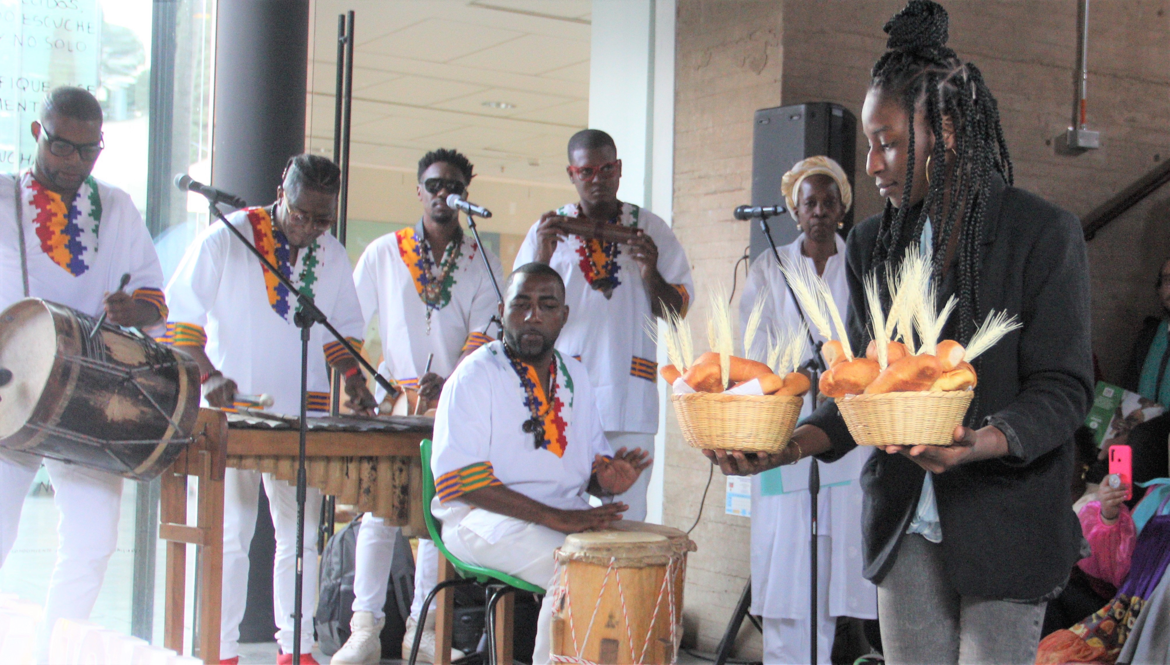 El grupo Chont@ Kinta de Buenaventura estuvo a cargo del evento de apertura que también contó con un espacio de ritual chocoano.