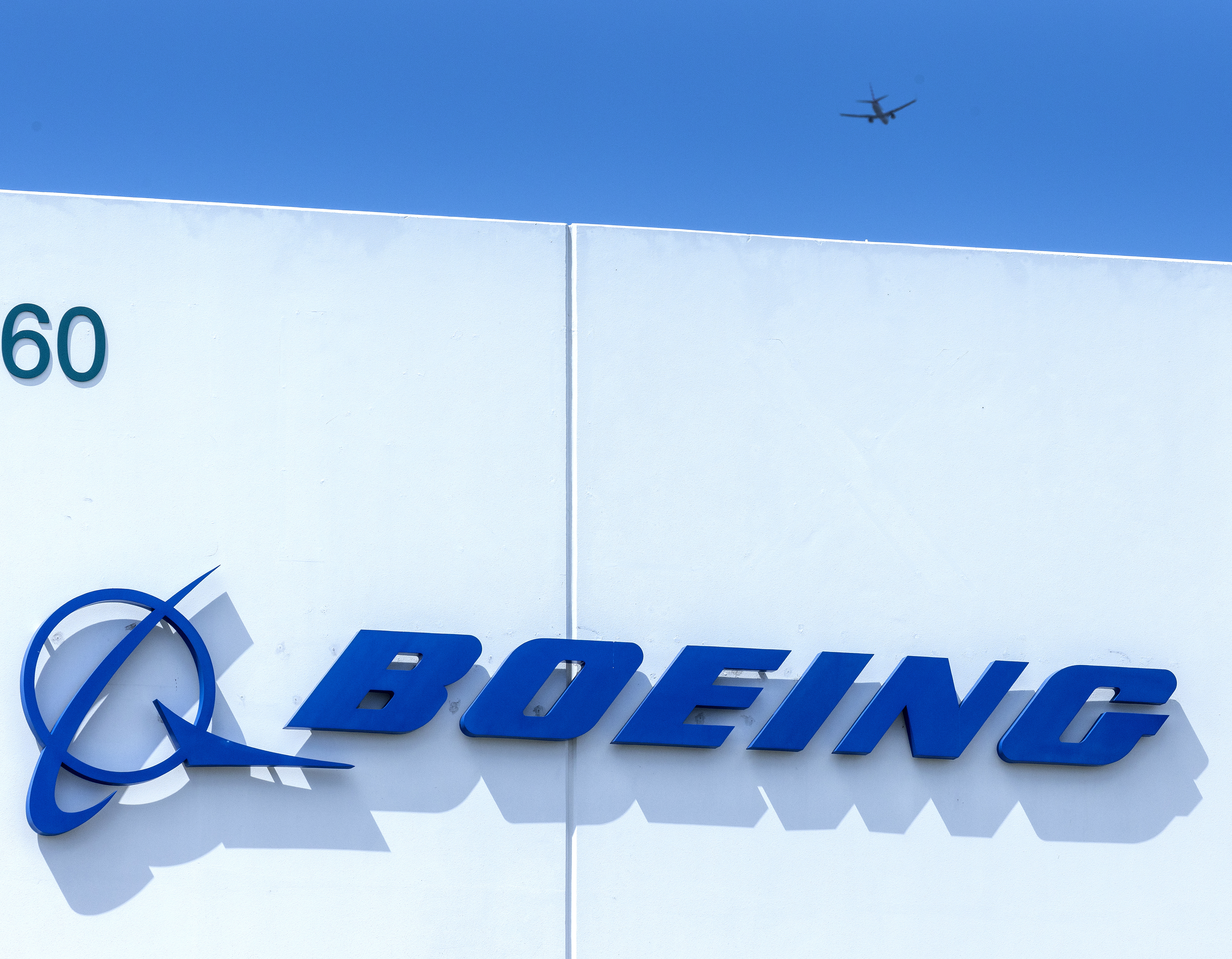 ¿Se agrava la crisis? Moody’s podría bajar la calificación de Boeing