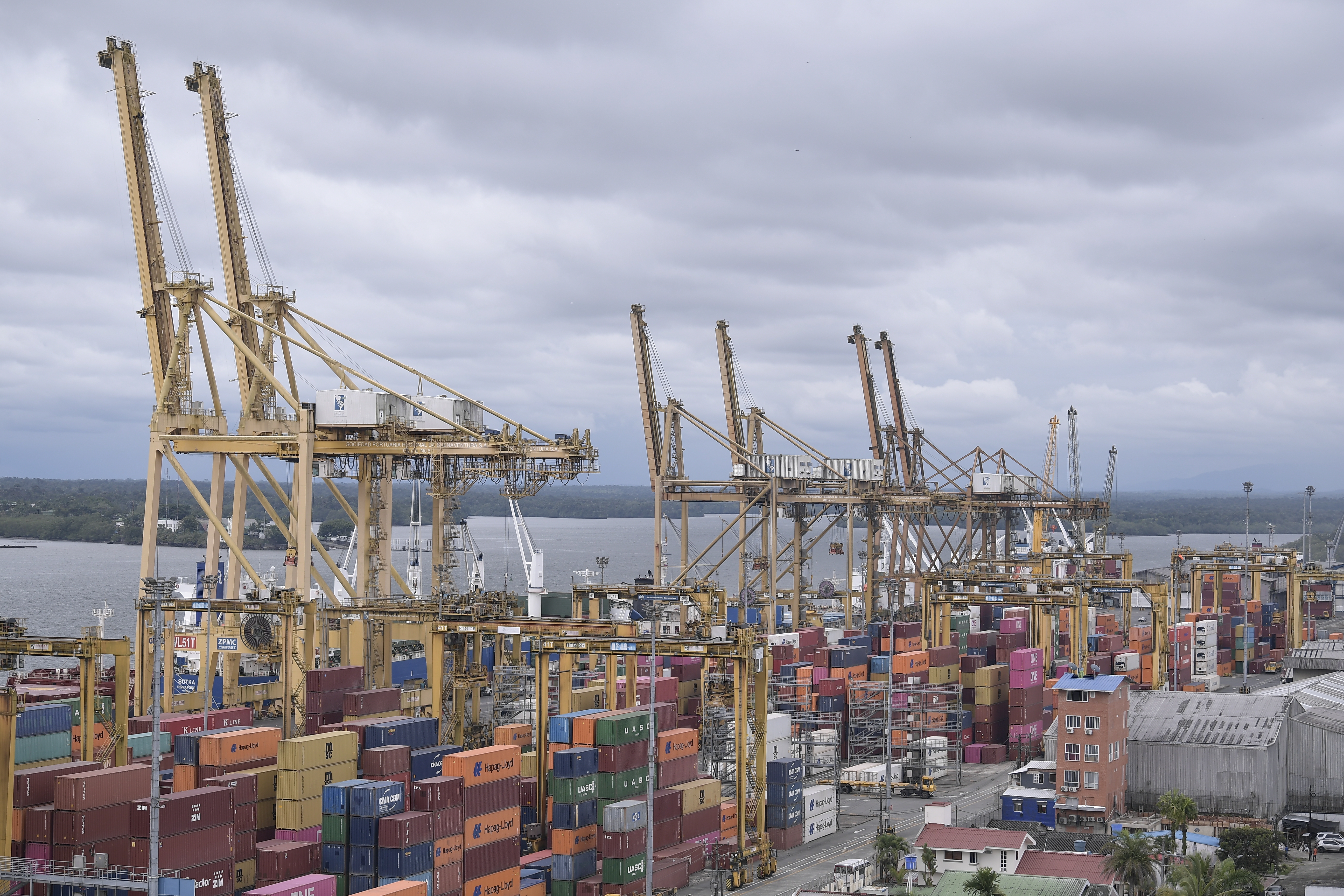 China afianza su presencia en Colombia: nueva ruta comercial por Buenaventura