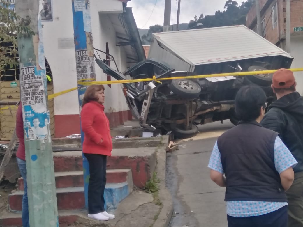 Un hombre murió tras chocar contra el muro de una iglesia en San Cristóbal, Bogotá