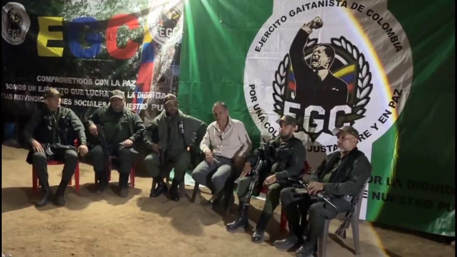 Gobierno y Clan del Golfo anuncian diálogos.