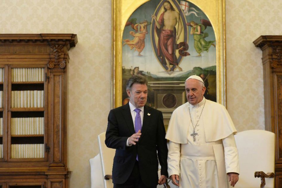 «Es la persona por la que más he rezado», papa Francisco a Santos