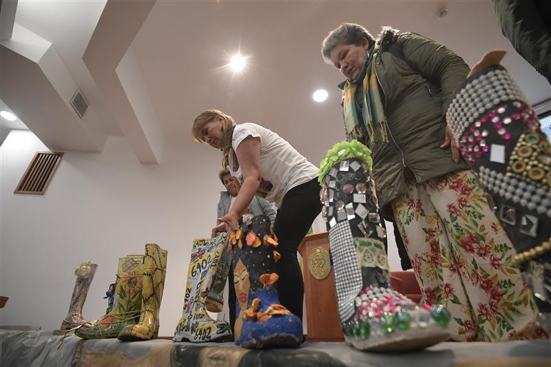 La JEP presentará el próximo 28 de noviembre, a las 2:00 p.m., la exposición “Mujeres con las botas bien puestas” en su Hall central.