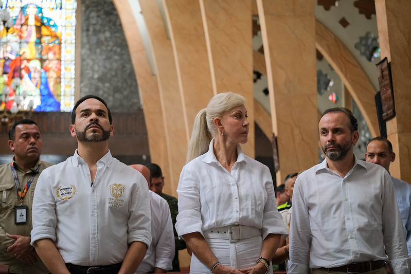 El presidente Abelardo de la Espriella visitó Cali (Valle del Cauca). A su lado, la gobernadora Dilian Francisca Toro y el alcalde Alejandro Eder.