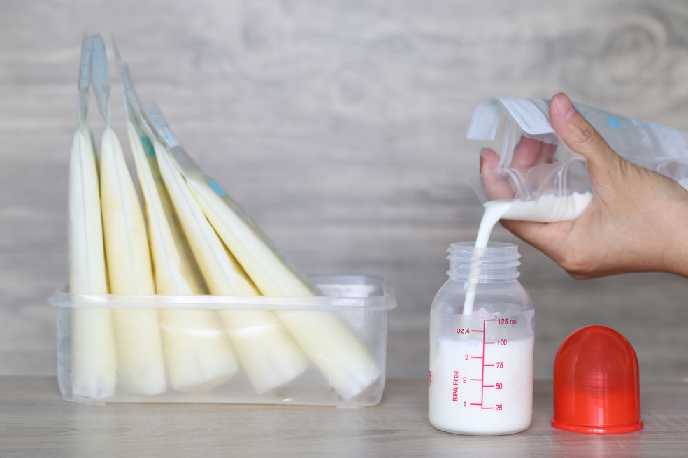 ¿Cómo crear un banco de leche materna en casa?