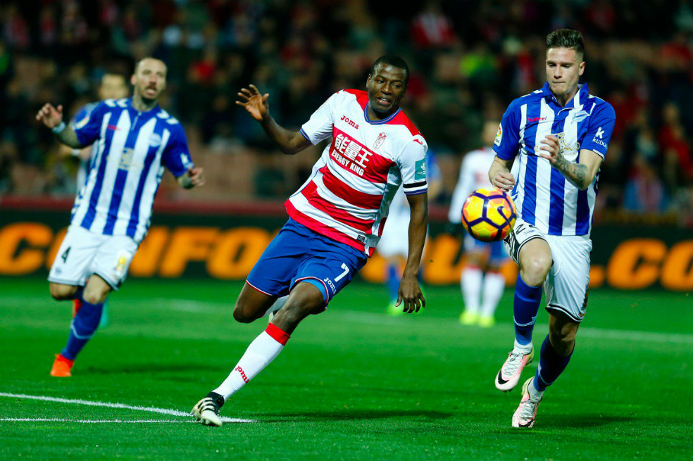 Adrián Ramos tiene nuevo DT en el Granada: el inglés Tony Adams