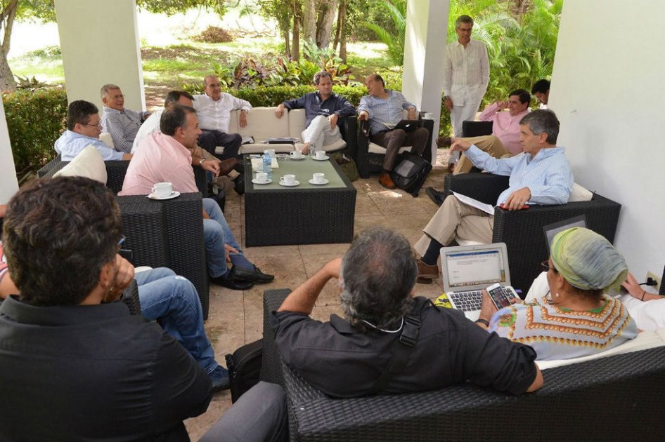 Gobierno y Farc tienen voluntad de sacar adelante nuevo acuerdo de paz: Iván Cepeda