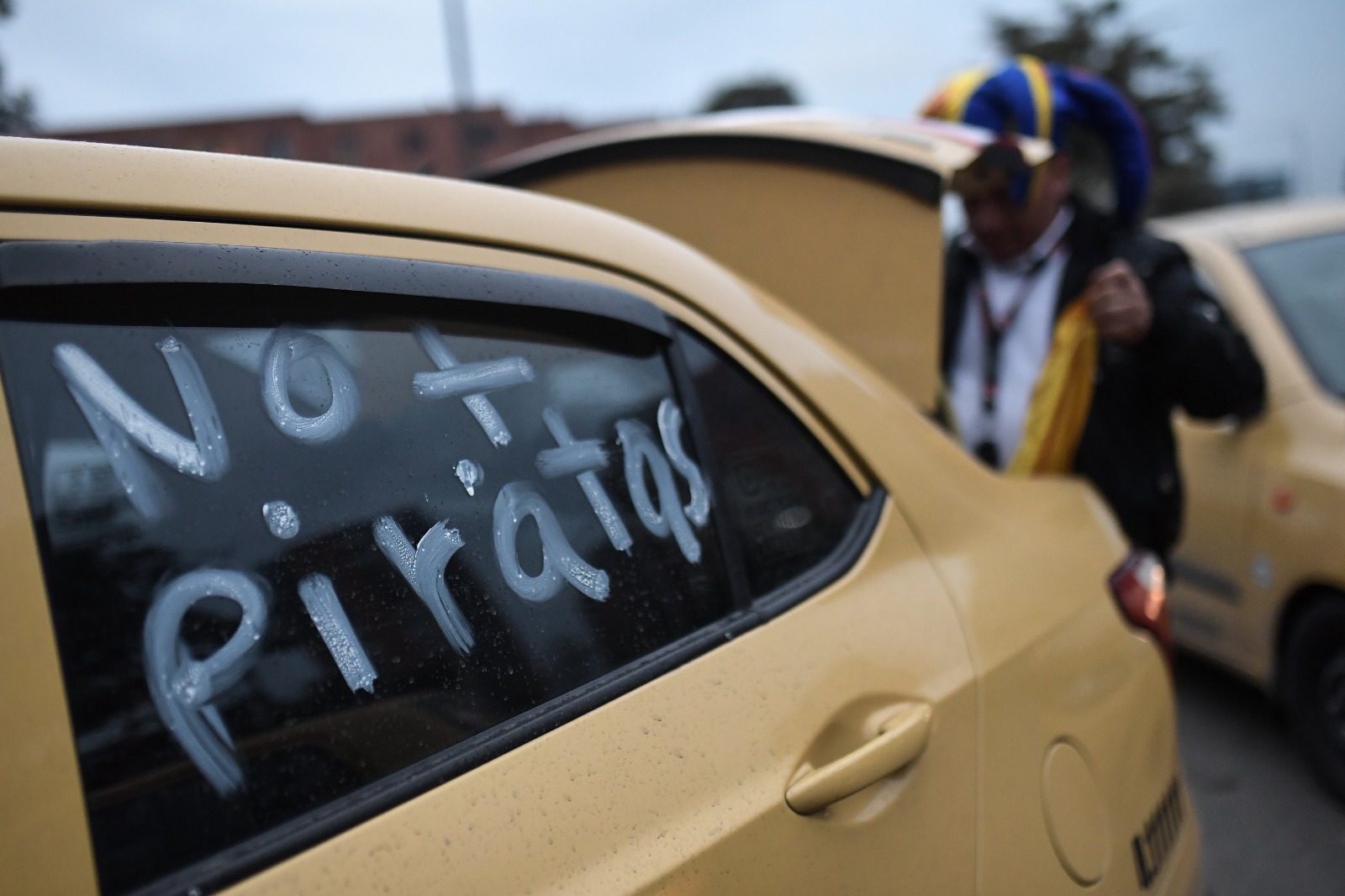 Choque entre App y taxistas, por una ley sin regular