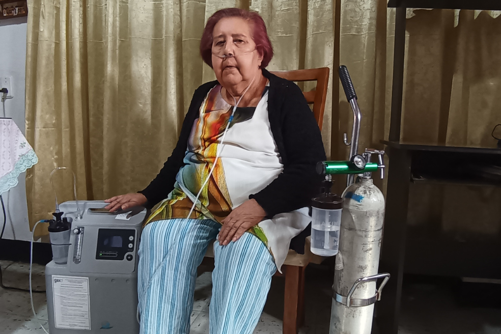 Sanitas tendrá que pagar sobrecosto de energía por aparato que mantiene con vida a mujer de 76 años