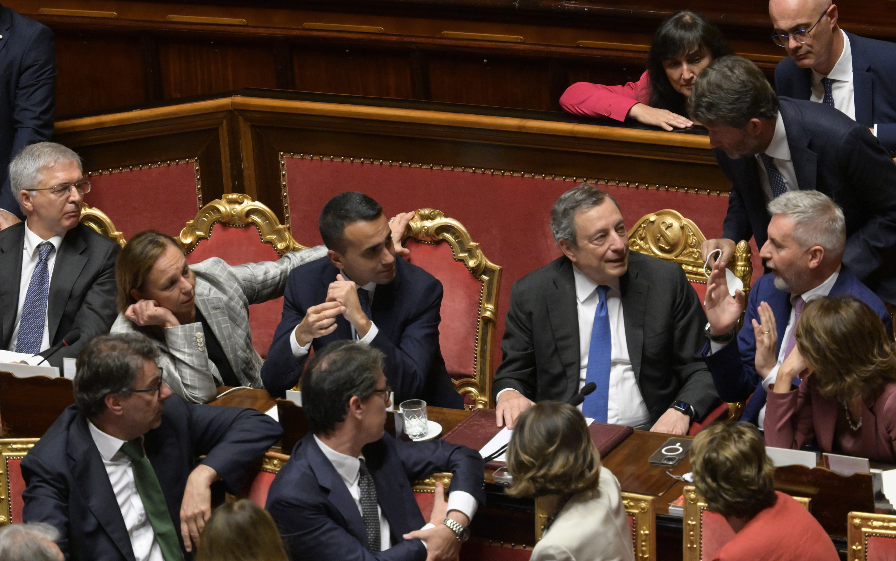 Rome (Italy), 20/07/2022.- Italian Prime Minister Mario Draghi (C) flanked by ministers during the Senate confidence vote on Draghi's government, in Rome, Italy, 20 July 2022. On the day, Draghi told the Senate that the 'only way forward' for his executive is 'to reconstruct the pact of trust' that it was founded on as reported on the crisis of government. The previous week, Italian President Mattarella refused to accept Draghi's resignations following the failure of ruling coalition partner 5-Star Movement (M5S) to back the government in a confidence vote. (Italia, Roma) EFE/EPA/CLAUDIO PERI