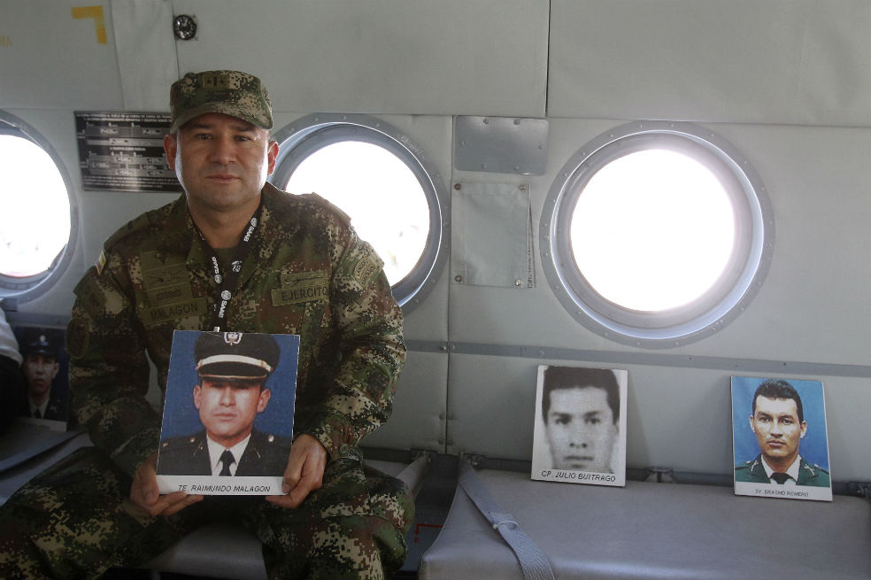Exsecuestrados de Farc vuelven a subir a helicóptero en el que fueron liberados