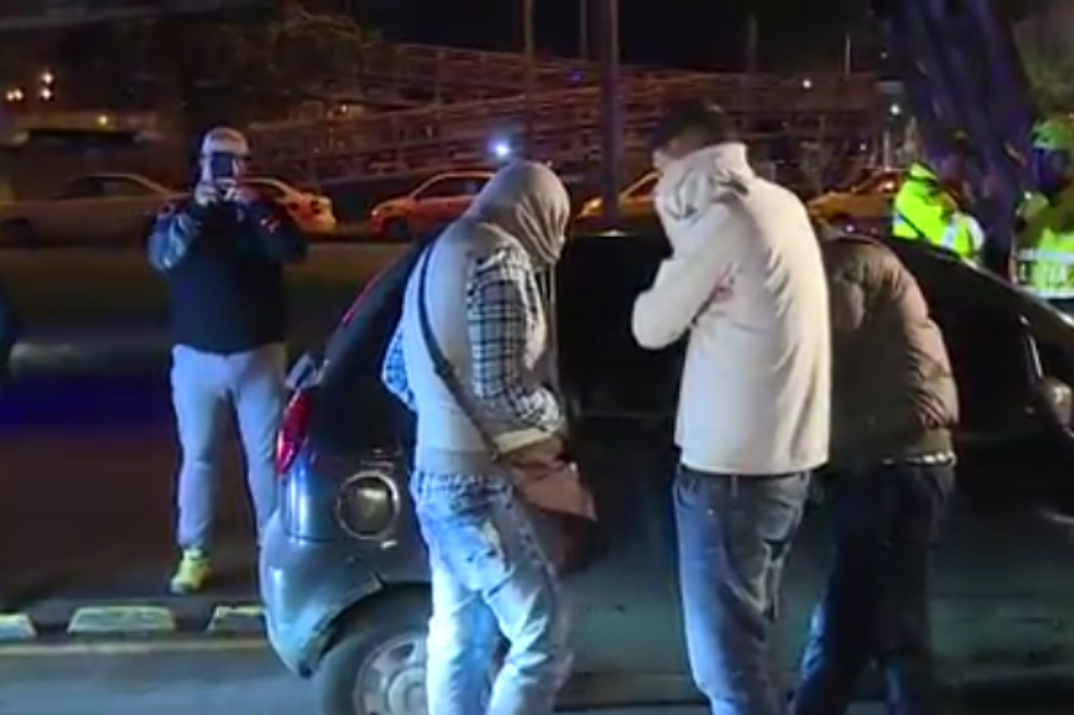 Taxistas ayudaron a capturar banda de rompevidrios en Bogotá