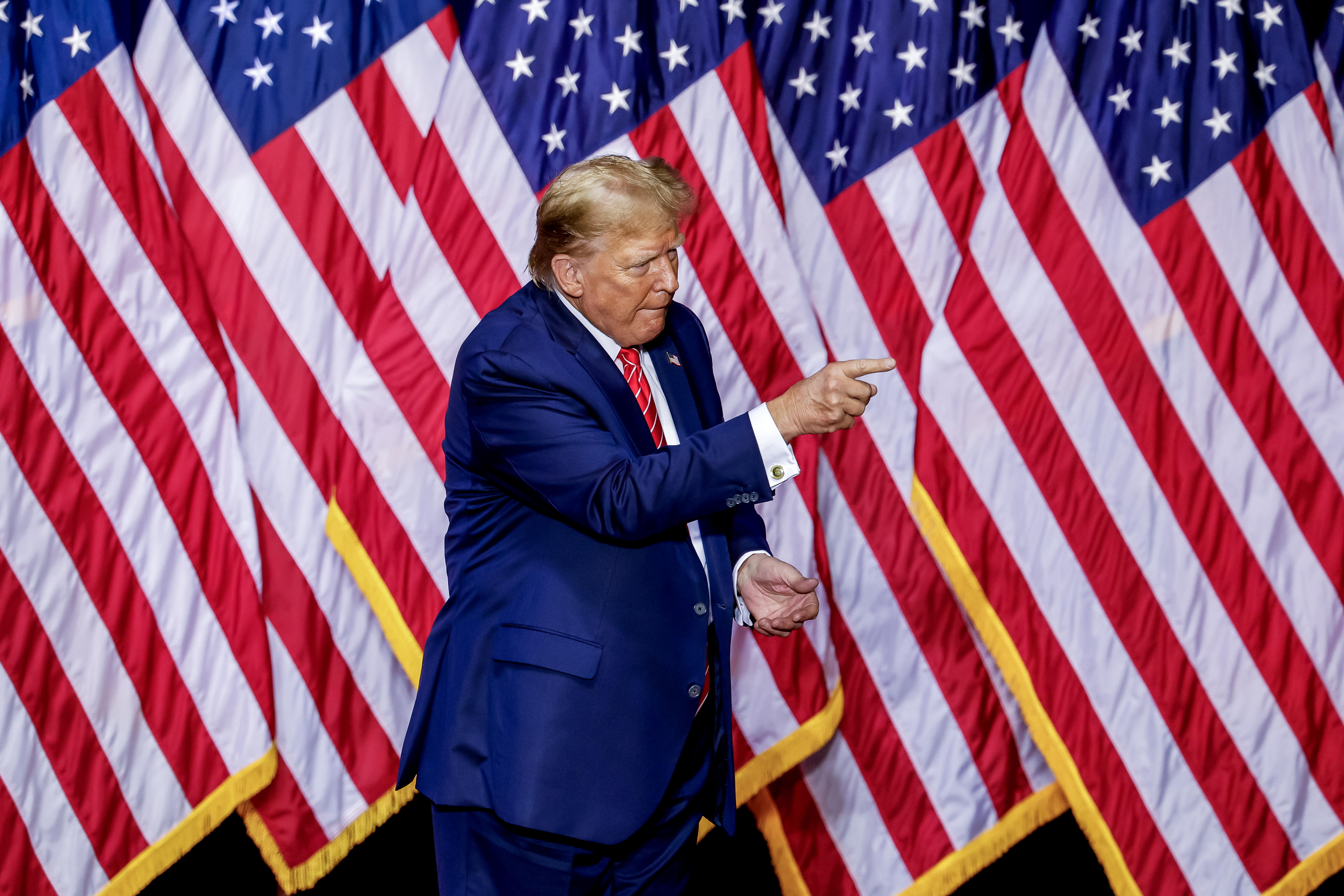 Trump y el meganegocio que podría sacarlo de su crisis, explicado