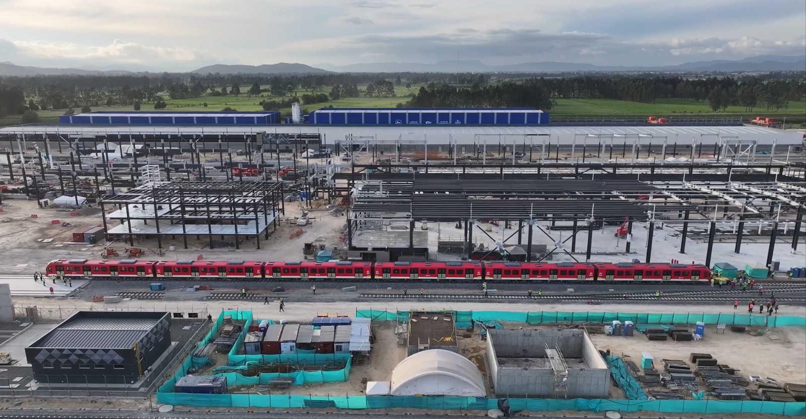 El primer tren del metro de Bogotá lo armaron en el patio taller el 11 de septiembre de 2025.