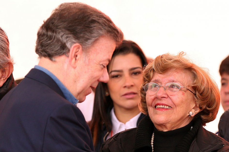 Nydia Quintero de Balcázar dirigió la Fundación Solidaridad por Colombia durante 41 años. Aquí en compañía del presidente Juan Manuel Santos durante su última Caminata por la Solidaridad. /EFE