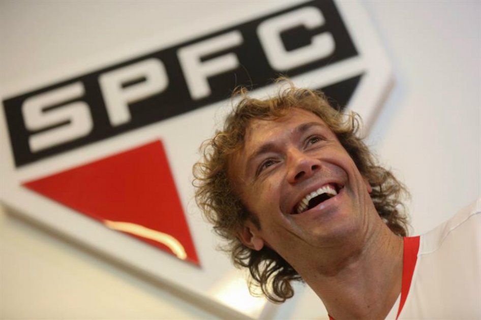 "Vengo a asumir la presión", dice Lugano en su regreso al Sao Paulo
