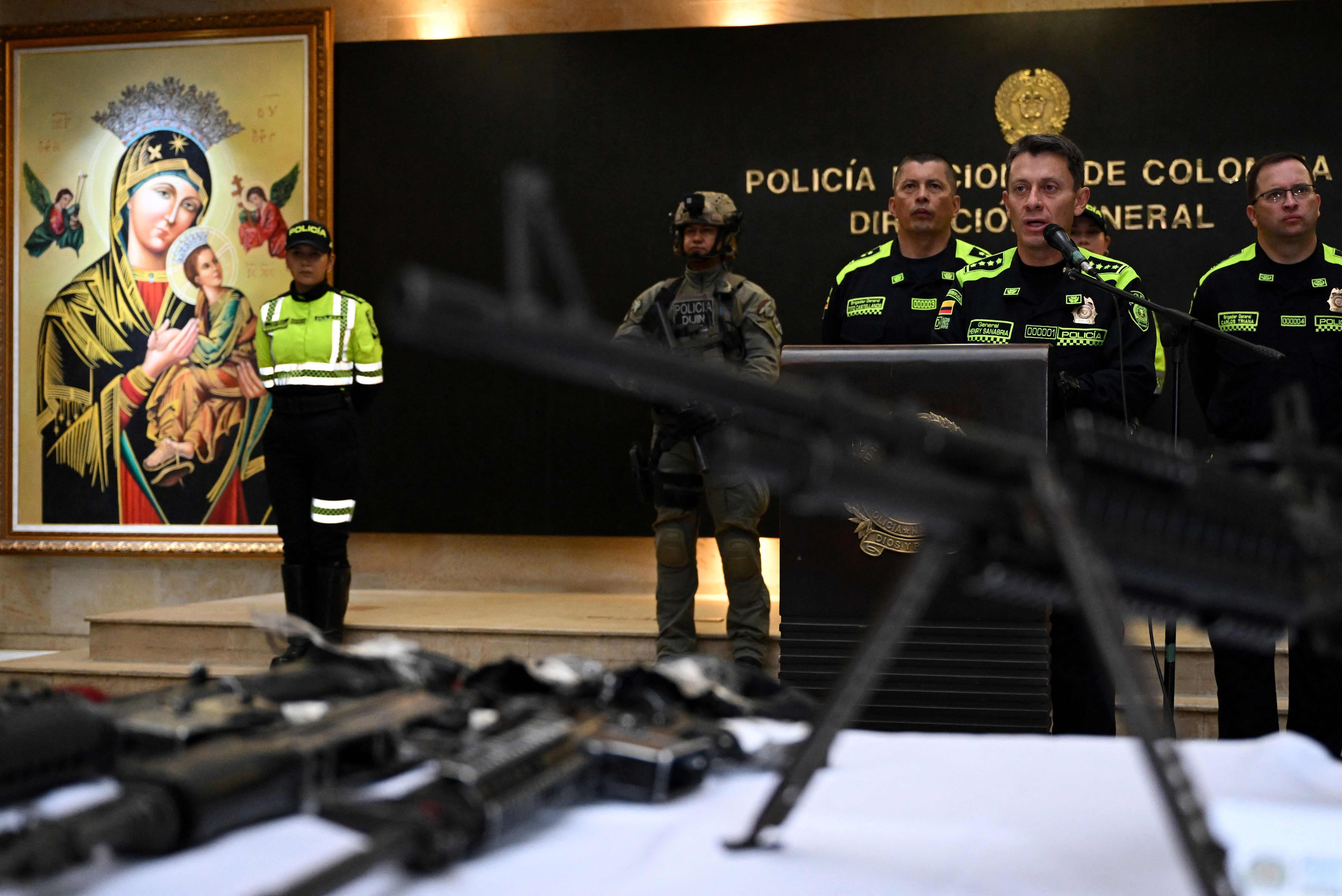 Las razones de feministas y oposición sobre salida de general Sanabria de la Policía