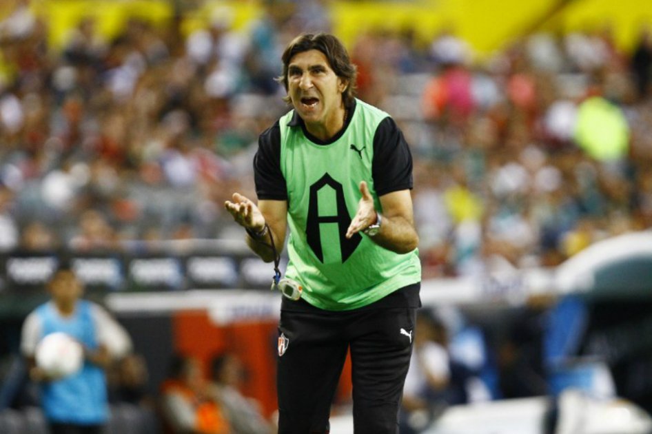 Gustavo Costas dejó la dirección técnica del Atlas de México