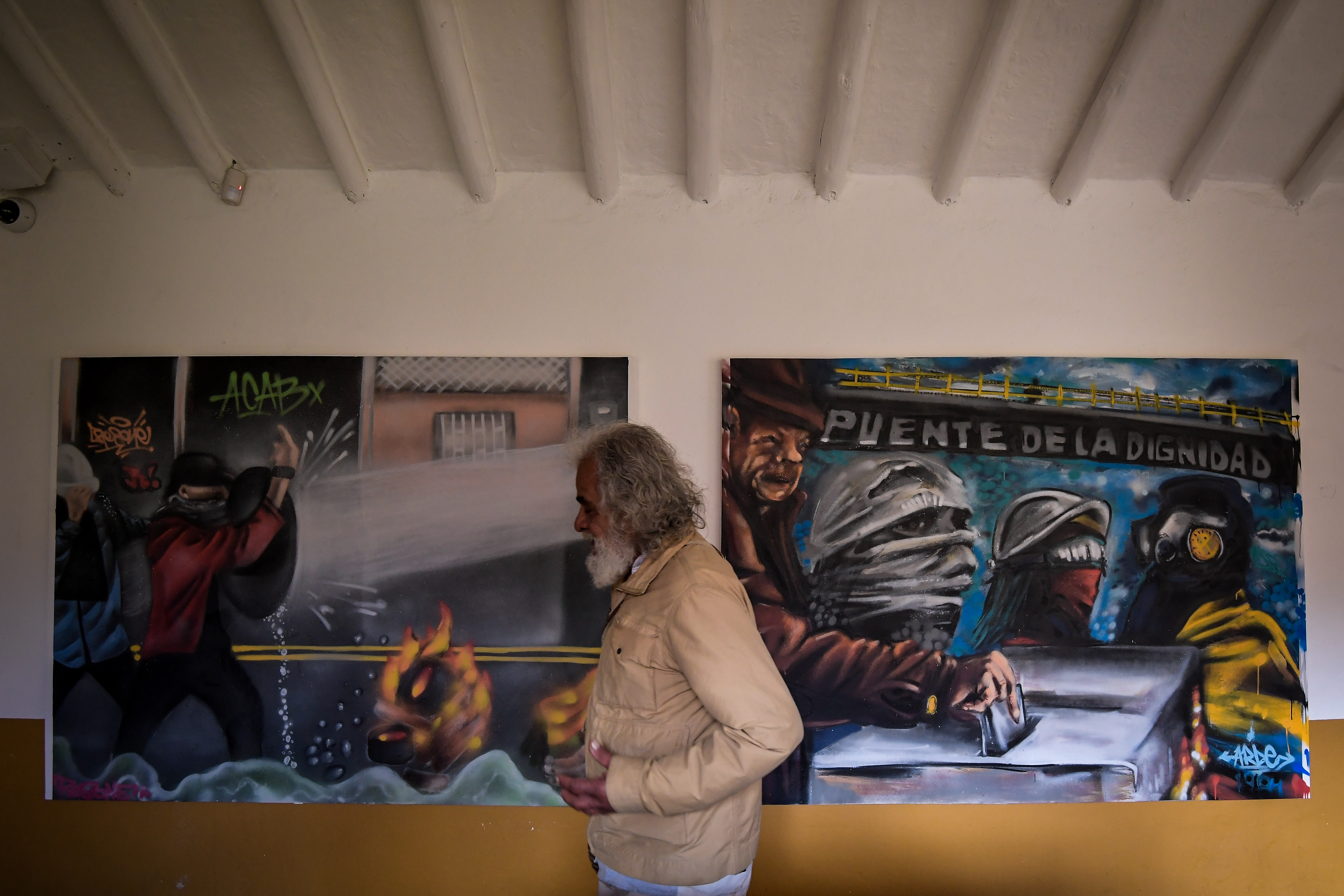 En las diferentes pinturas varios artistas rinden homenaje a los lugares de lucha y a los personajes que hicieron parte del estallido social.