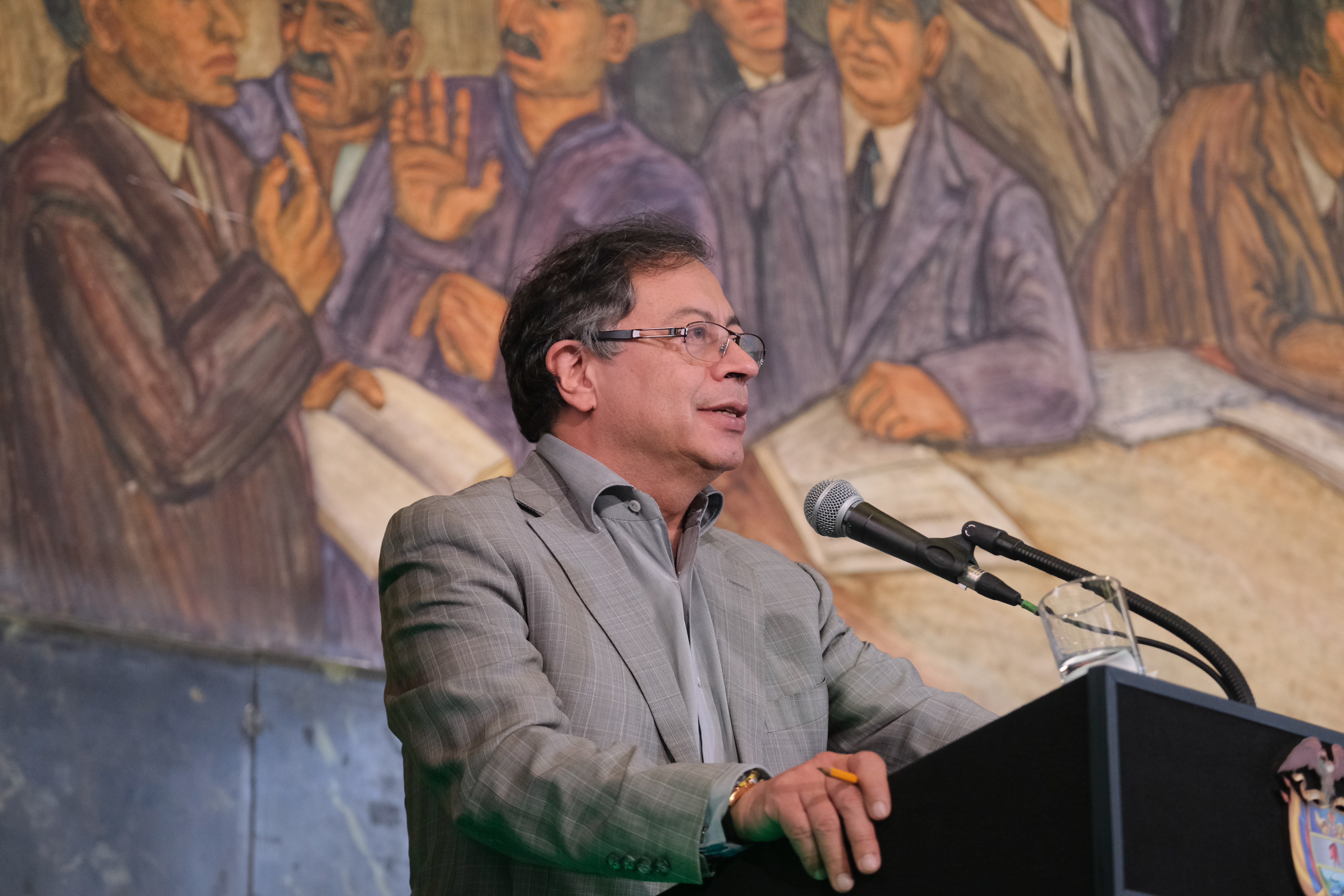 Fiscalía abre investigación a tiktoker que habría amenazado al presidente Petro