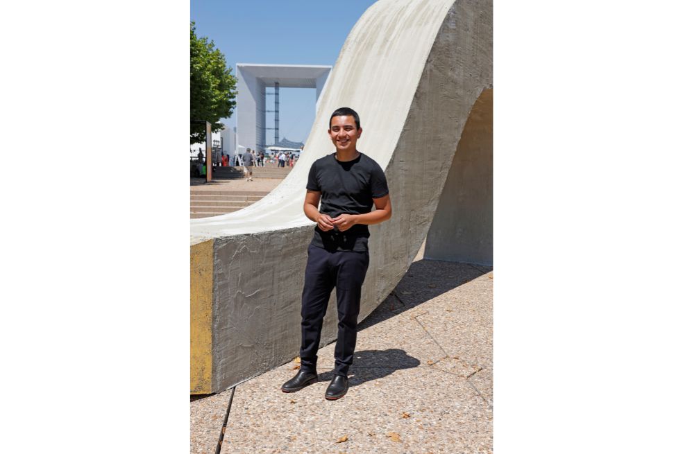 El colombiano Iván Argote, nominado al premio Marcel Duchamp, exhibe en París