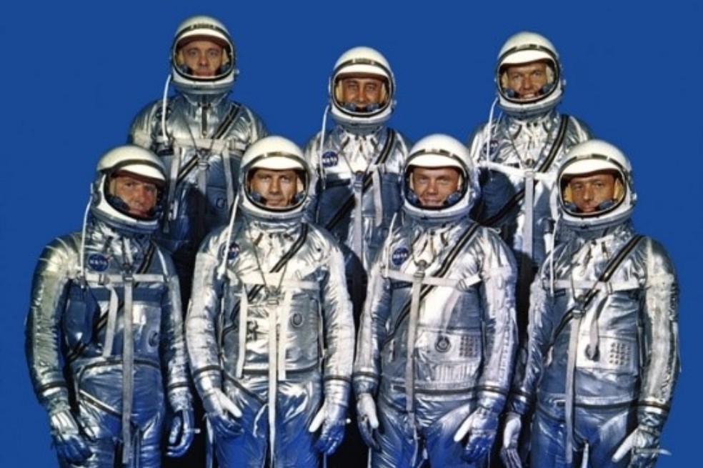 El traje de mercurio fue uno de los primeros diseñados para la exploración espacial, usado en programa Mercury Program, entre 1958-1963.
