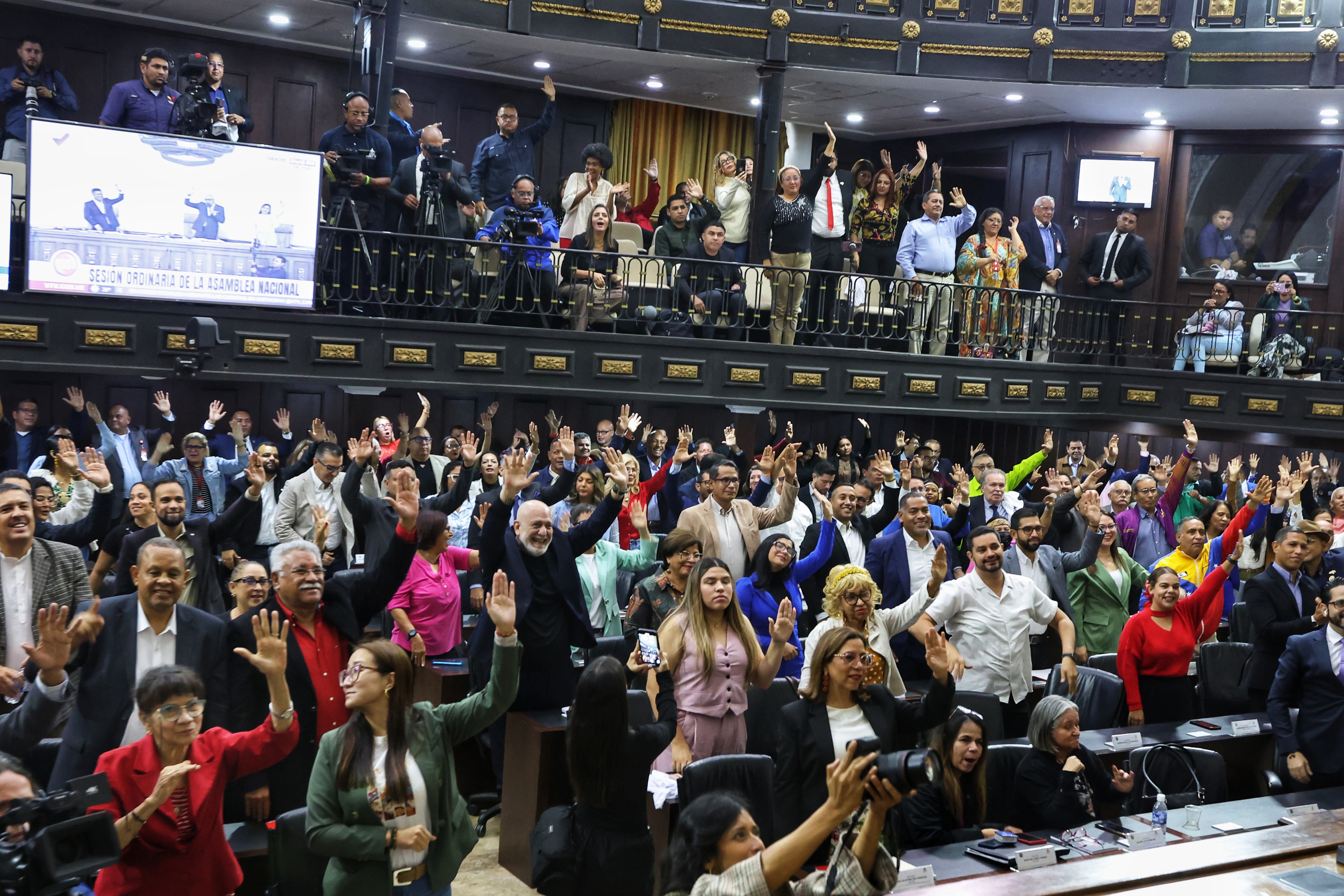 “Cerrando ciclos”, un término que no conoce la AN 2015 en Venezuela