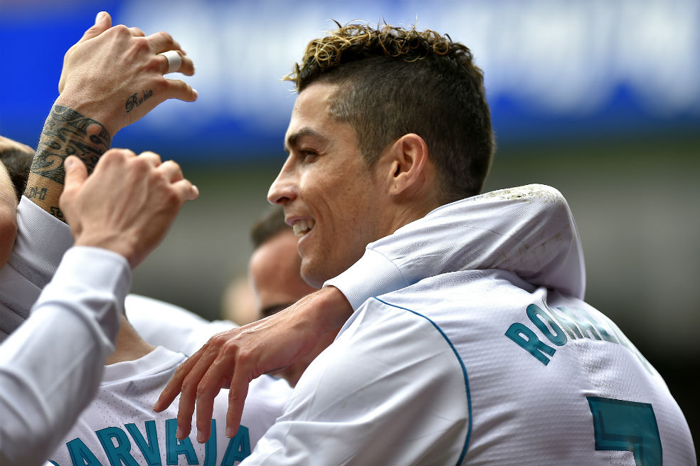 Ronaldo, con doblete en victoria 2-1 en Éibar, prolonga el estado dulce del Real Madrid