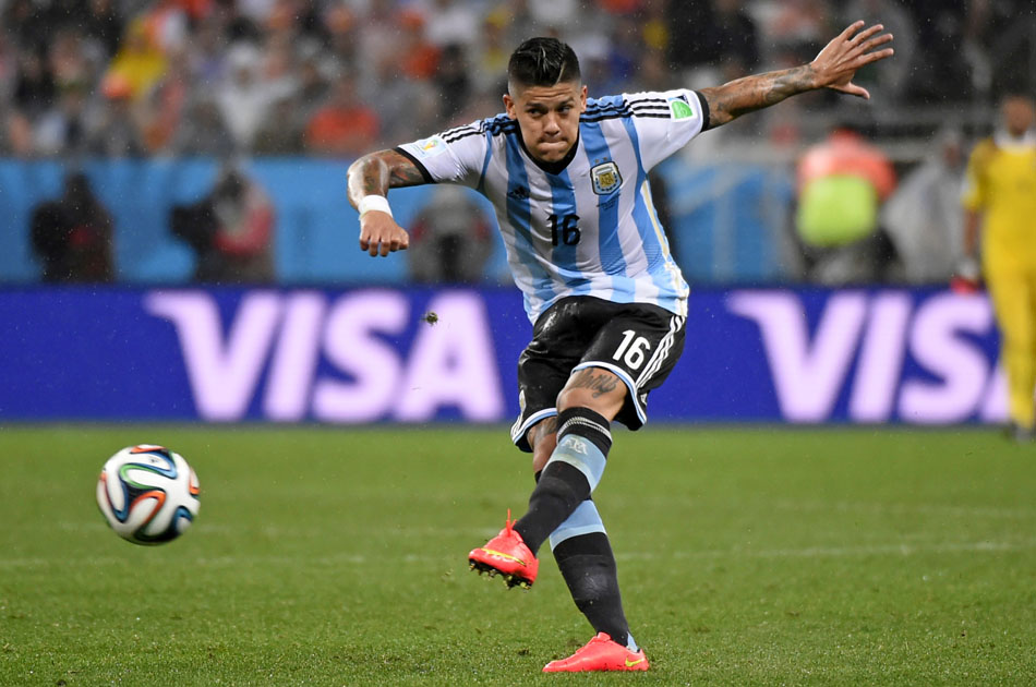 Marcos Rojo firmó contrato por cinco años con Manchester United