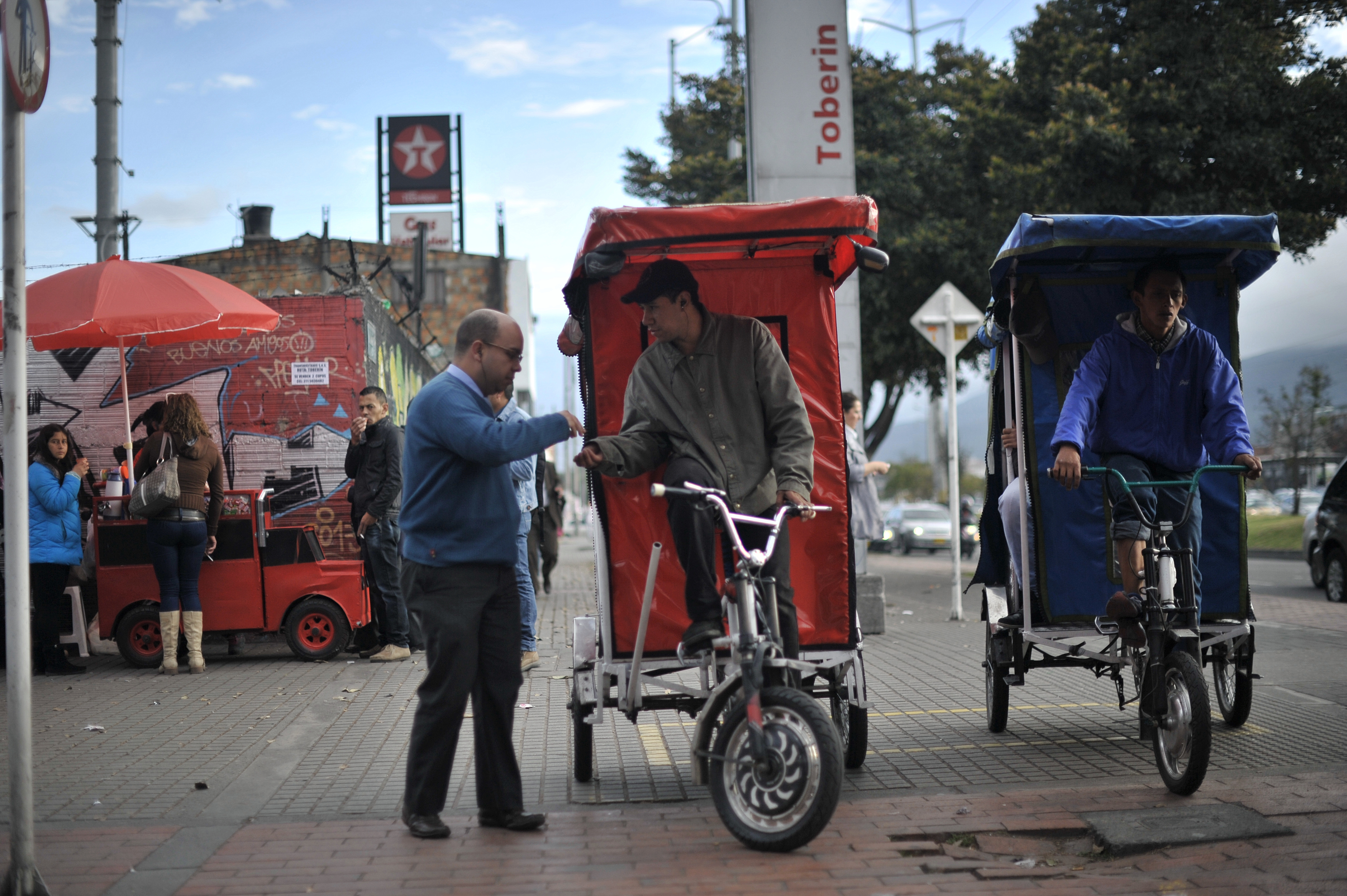 Antes que prohibir, mejor regular los bicitaxis y mototaxis
