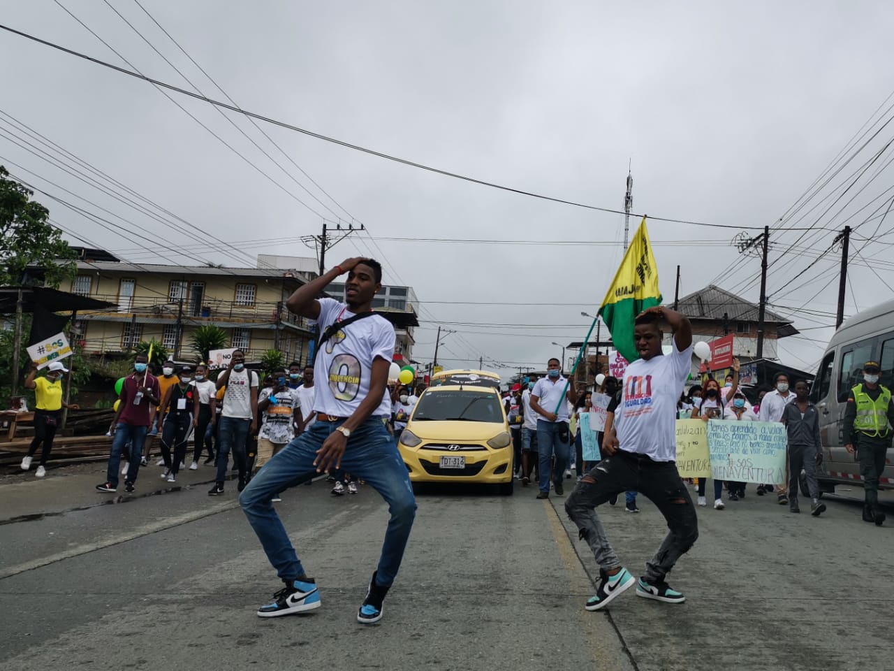 Fotografías de la marcha en las calles de Buenaventura el 7 de febrero de 2021.