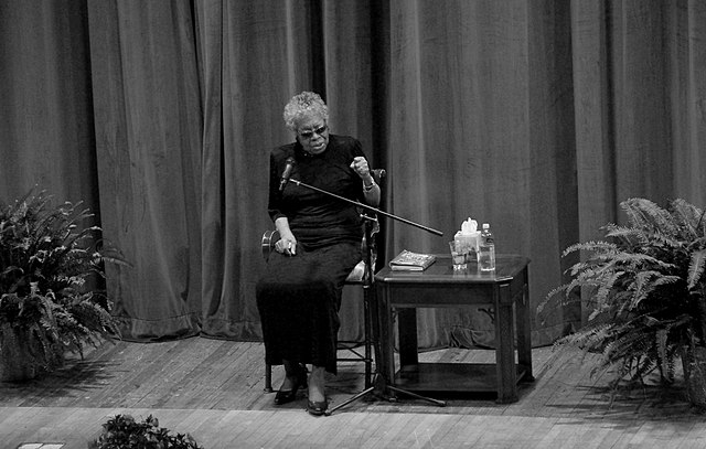 Maya Angelou y el síndrome del impostor como jaula