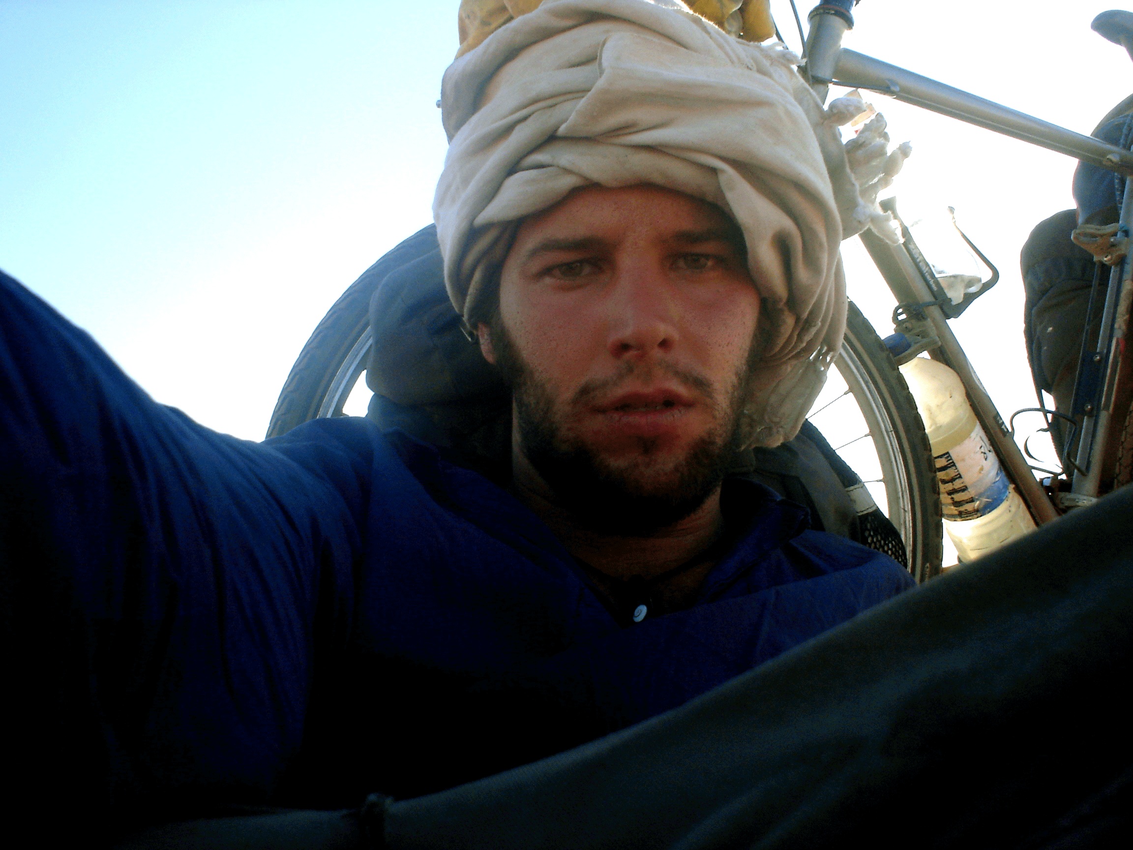 Imágenes de la aventura del suizo Hervé Neukomm, 10 años pedaleando por el mundo