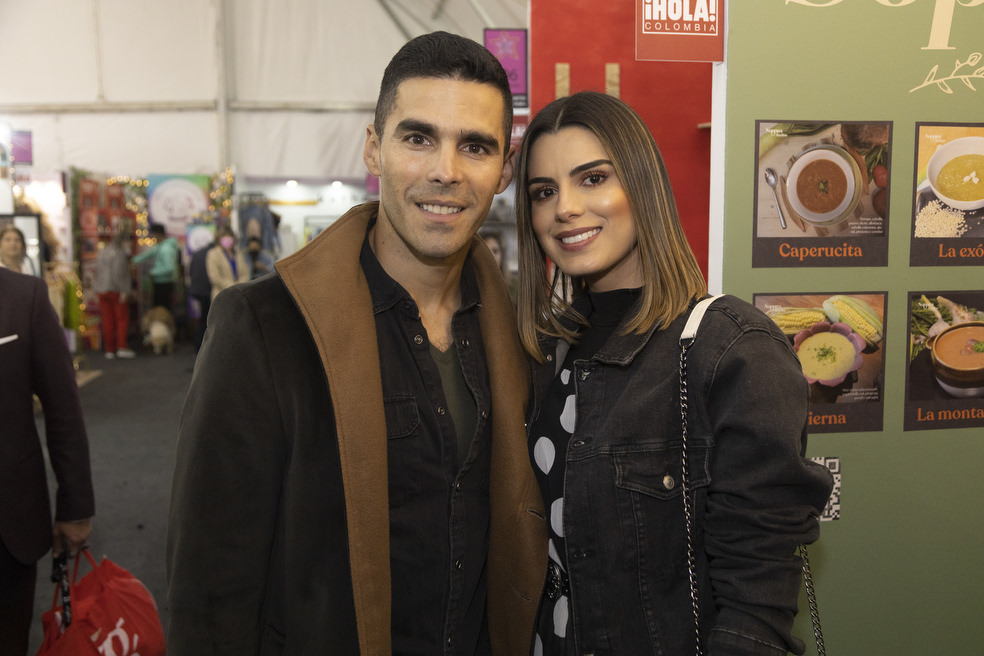 Este fin de semana disfruta la Feria Buro. Varias celebridades la visitan.