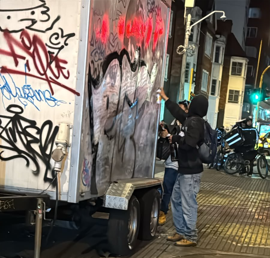 Denuncian daños tras concierto de hip hop en Bogotá; cuestionan posibles nexos políticos