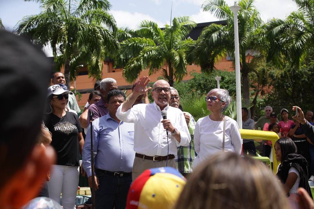 Expresidente del ente electoral venezolano se lanza a las primarias de oposición